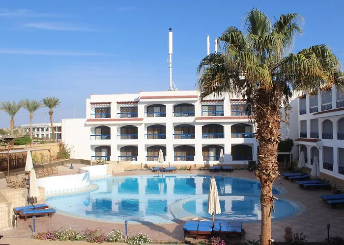 Hotel El Khan 3*