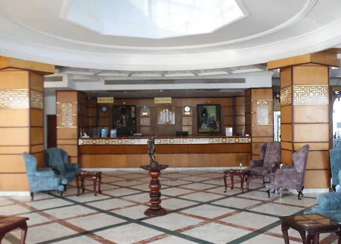 Hotel El Khan 3*