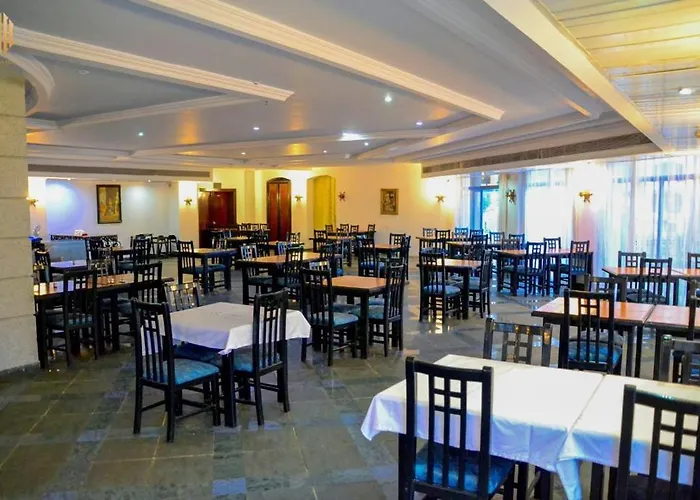 Otel El Khan 3*