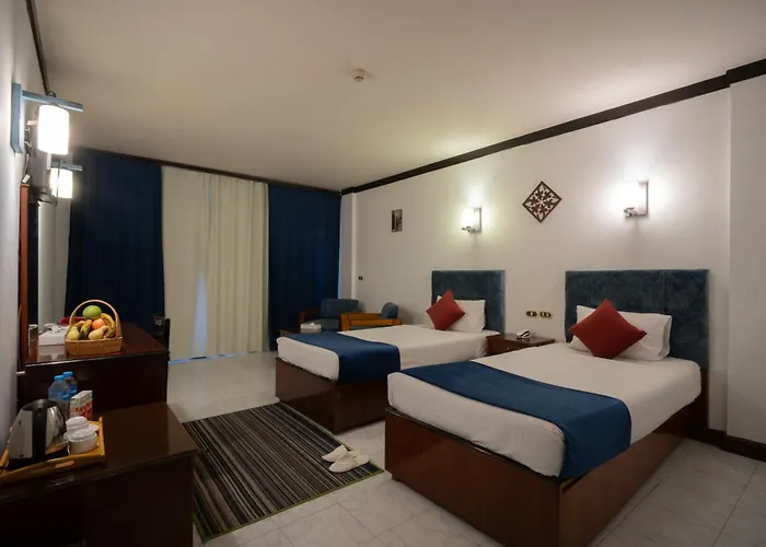 El Khan Hotel 3*