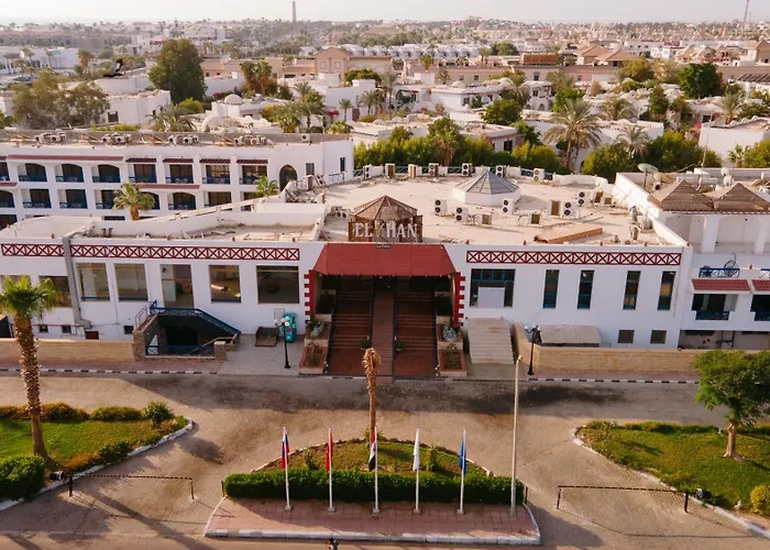 Hotel El Khan 3*