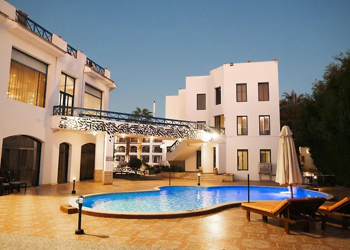 Hotel El Khan
