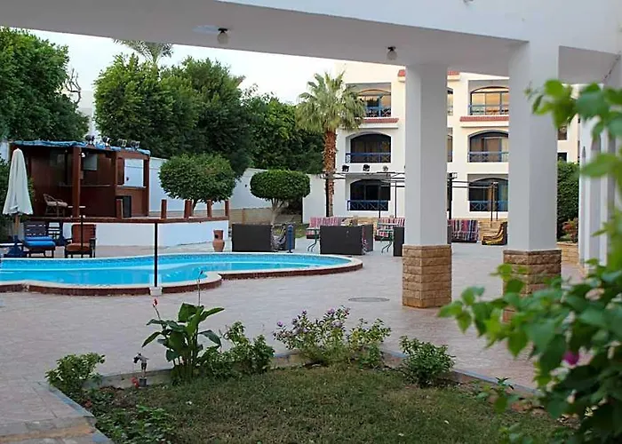 Hotel El Khan