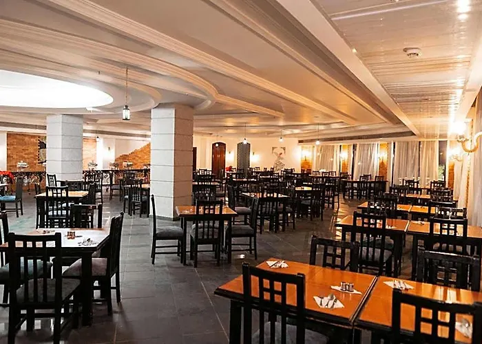 El Khan Hotel 3*