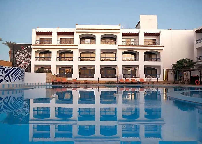 Hotel El Khan