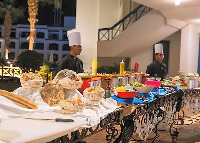 El Khan Hotel 3*